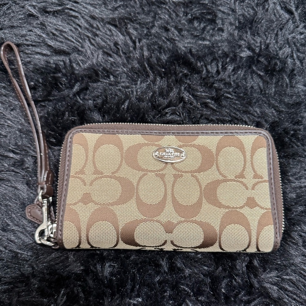 COACH SIGNATURE DOUBLE ZIP WALLET- WRISTLET